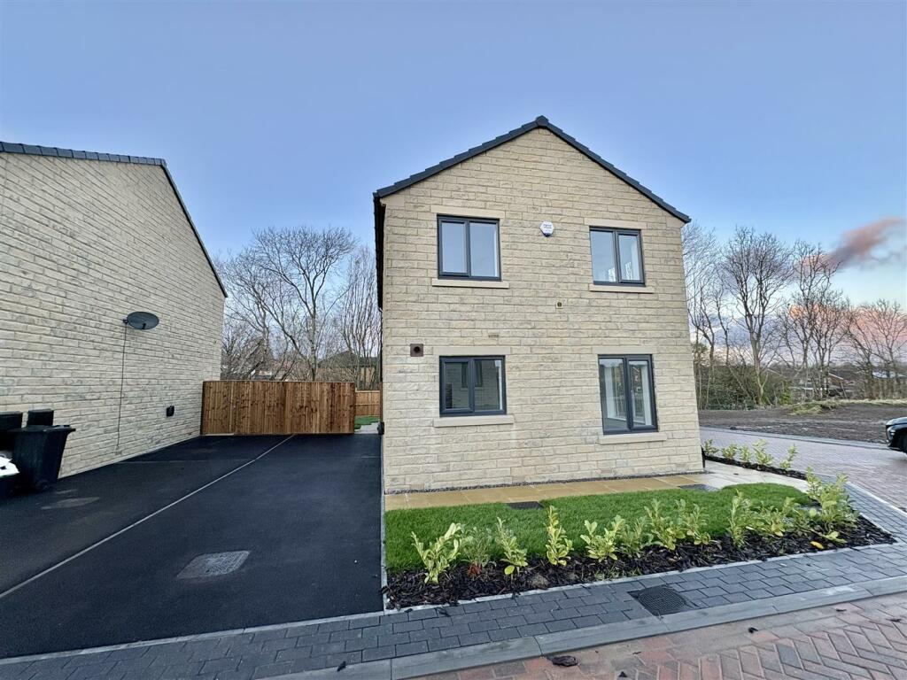 Bramleys Estate Agents - Stonebrooke Gardens - Ell
