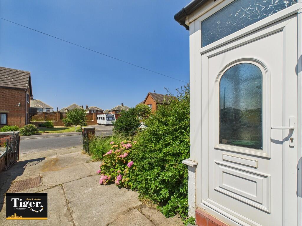 CAM02176G0-PR0615...