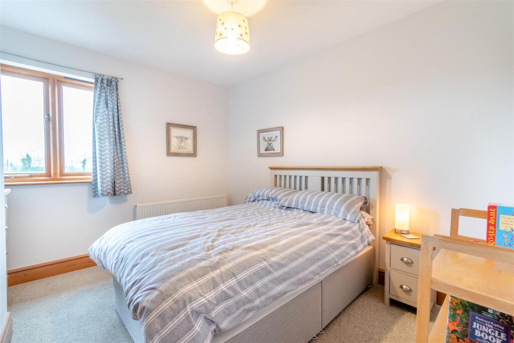 8548843-interior25.jpg