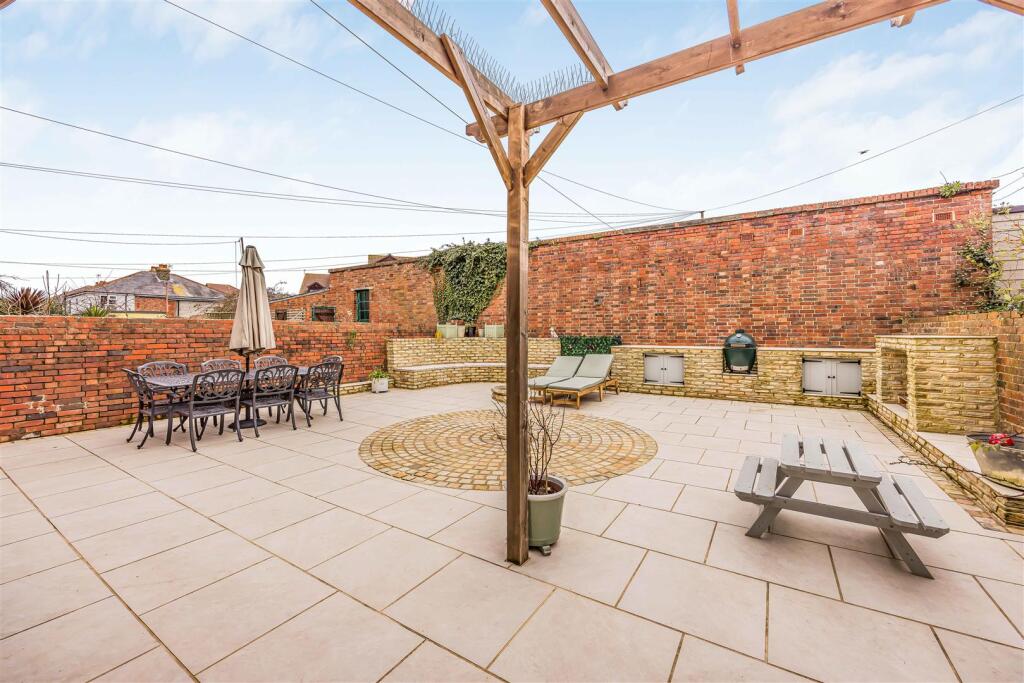 84 Northern Parade, Portsmouth-Small-PorticoMarket