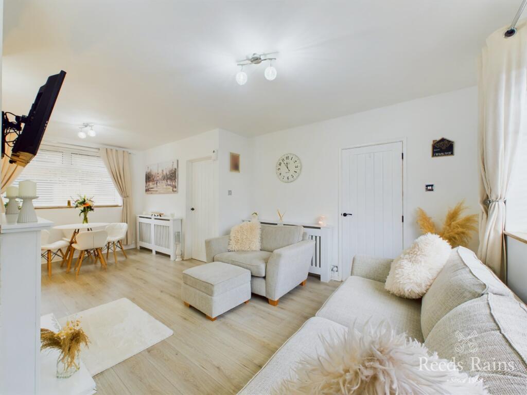 Sitting/Dining Room