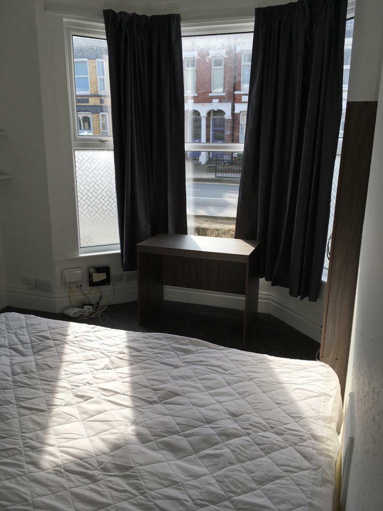 31) 14 Cranbrook Avenue Bedroom 6 17.09.2020.jpg