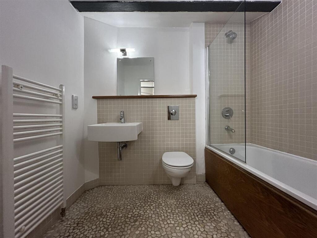Bathroom.jpeg