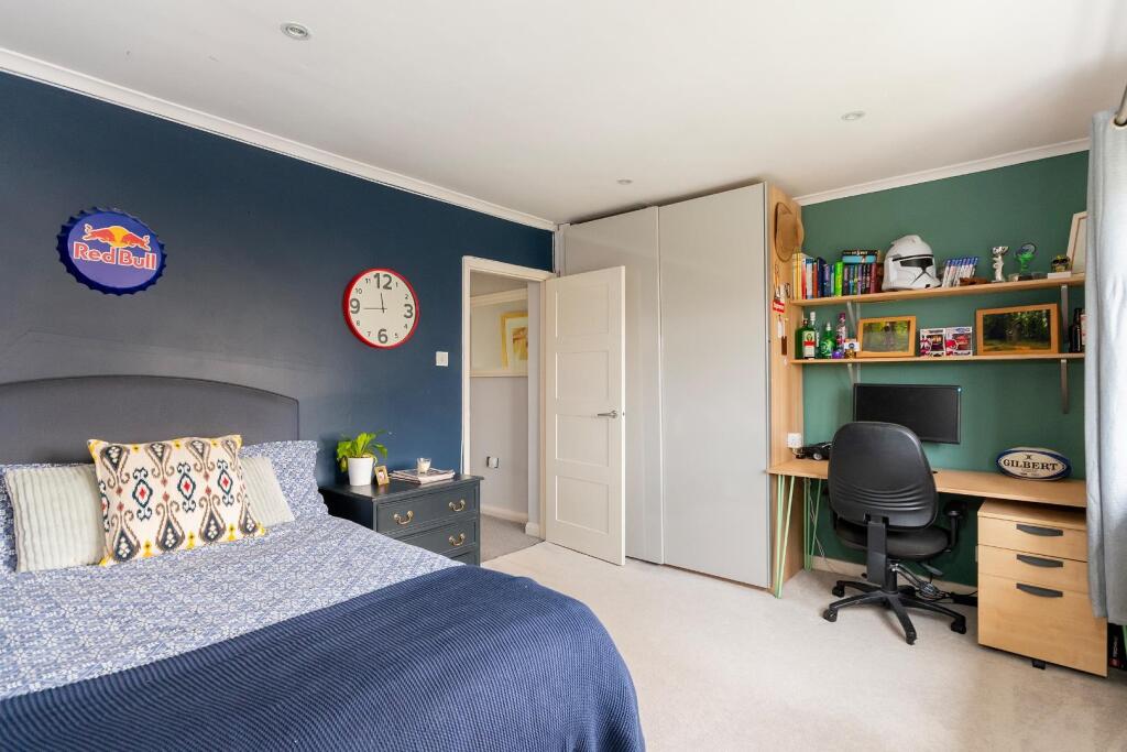 1D0LEIG - Bedroom I.jpg