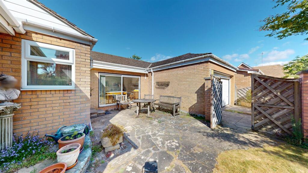 Trafalgar Road Side Garden