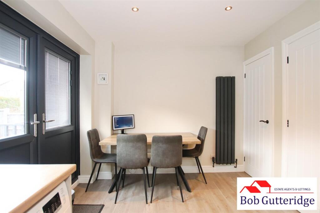 FITTED KITCHEN / DINING ROOM