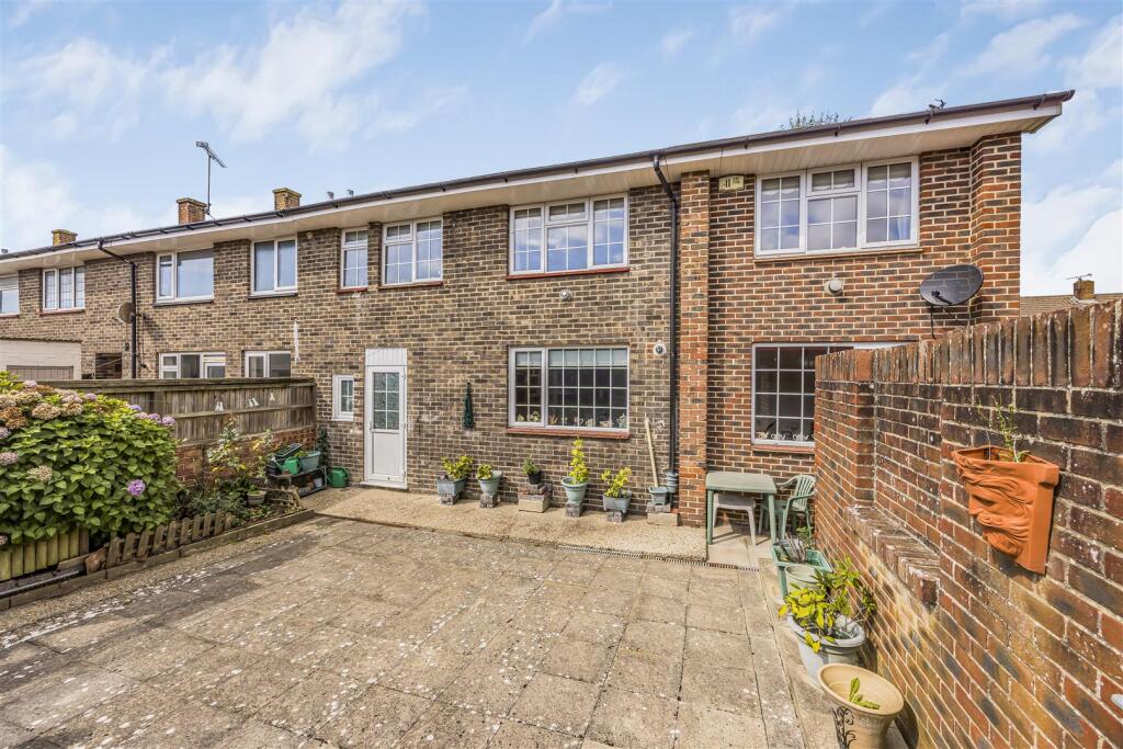 8 Moorgreen Road, Havant-PorticoMarketing-SoldBy-3