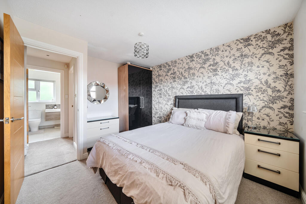 1294126-15-683736...