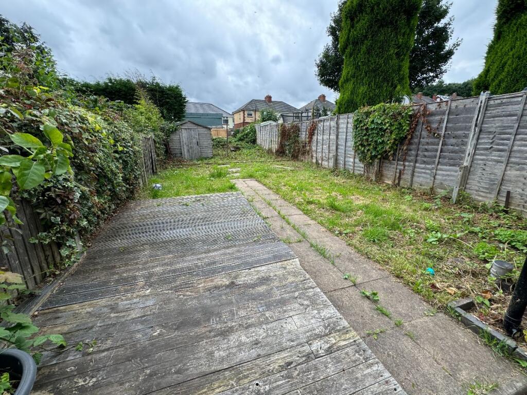 Well Kept Communal Rear Garden 