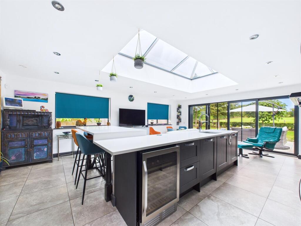 Open Plan Kitchen/Living/Dining Room