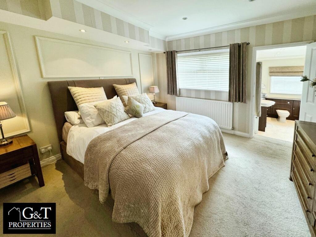 Master Bedroom &amp; En-Suite