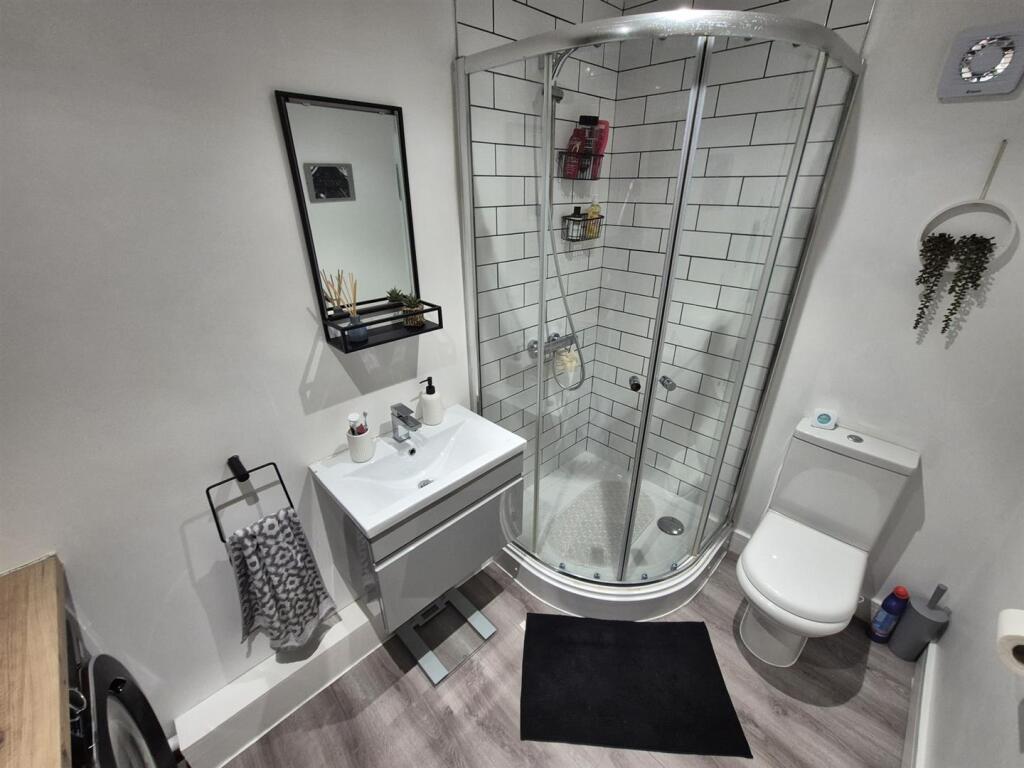 Shower Room &amp; Utility