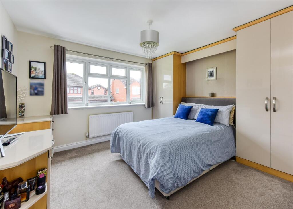 103 Six Ashes Road-bed2.jpg