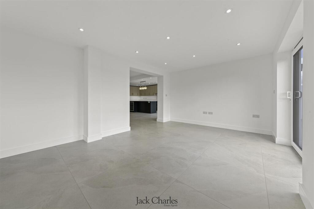 8 Old Hadlow Road 48.JPG