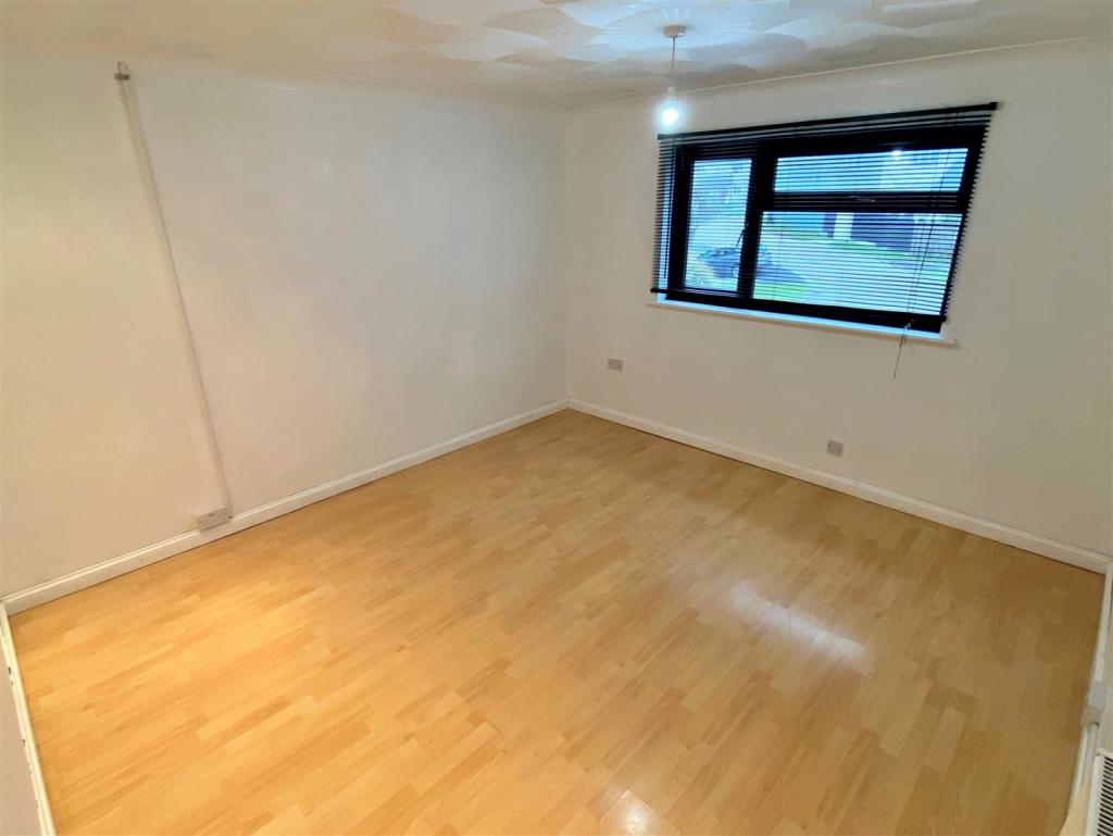 47 Tremear Green Bedroom 1