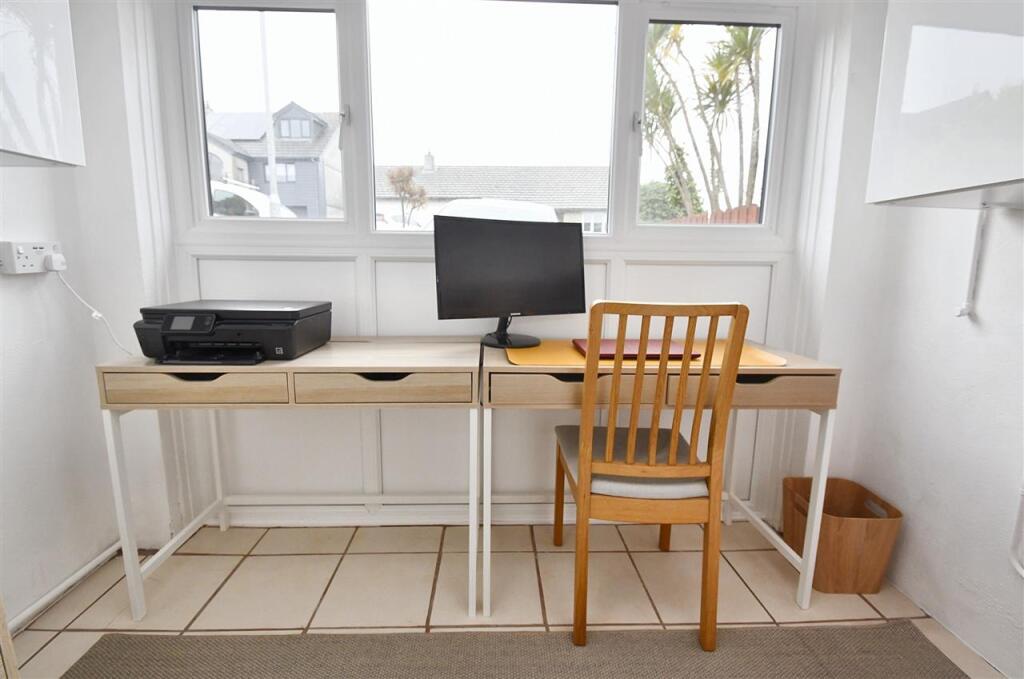 HOME OFFICE