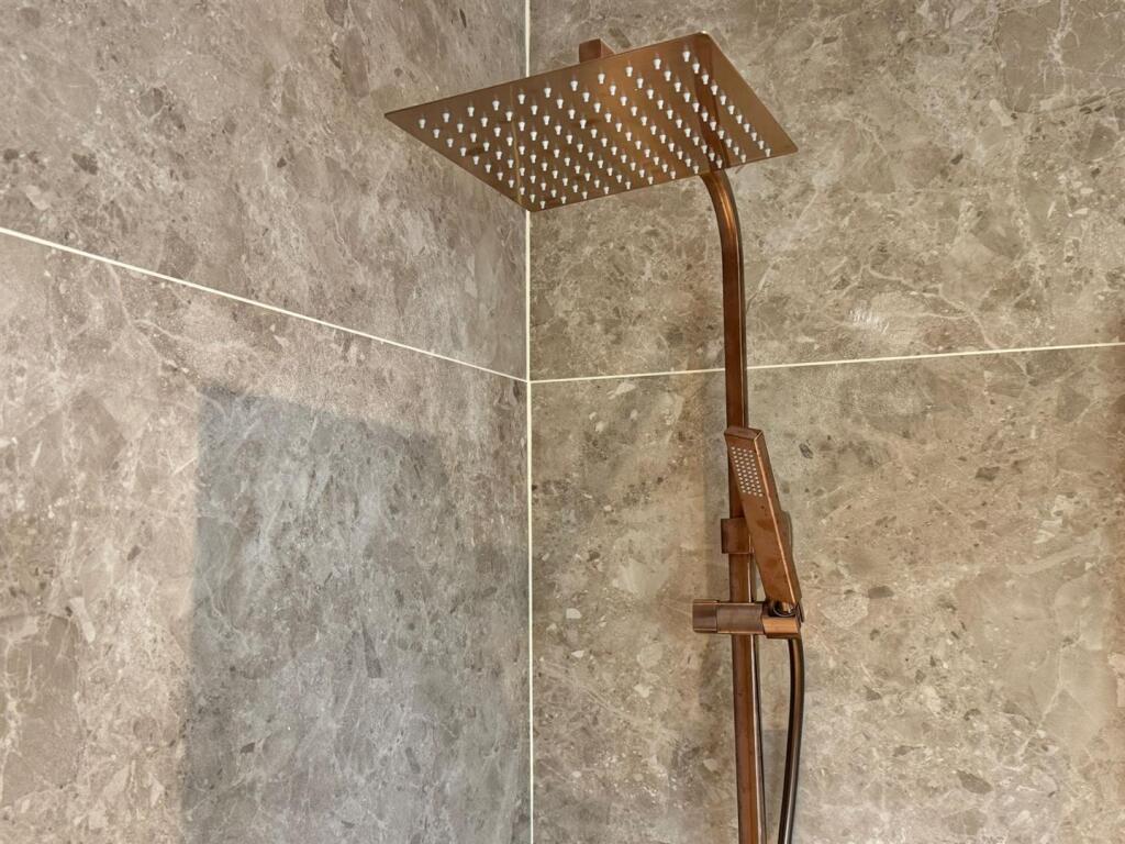 Bathroom (6).jpg