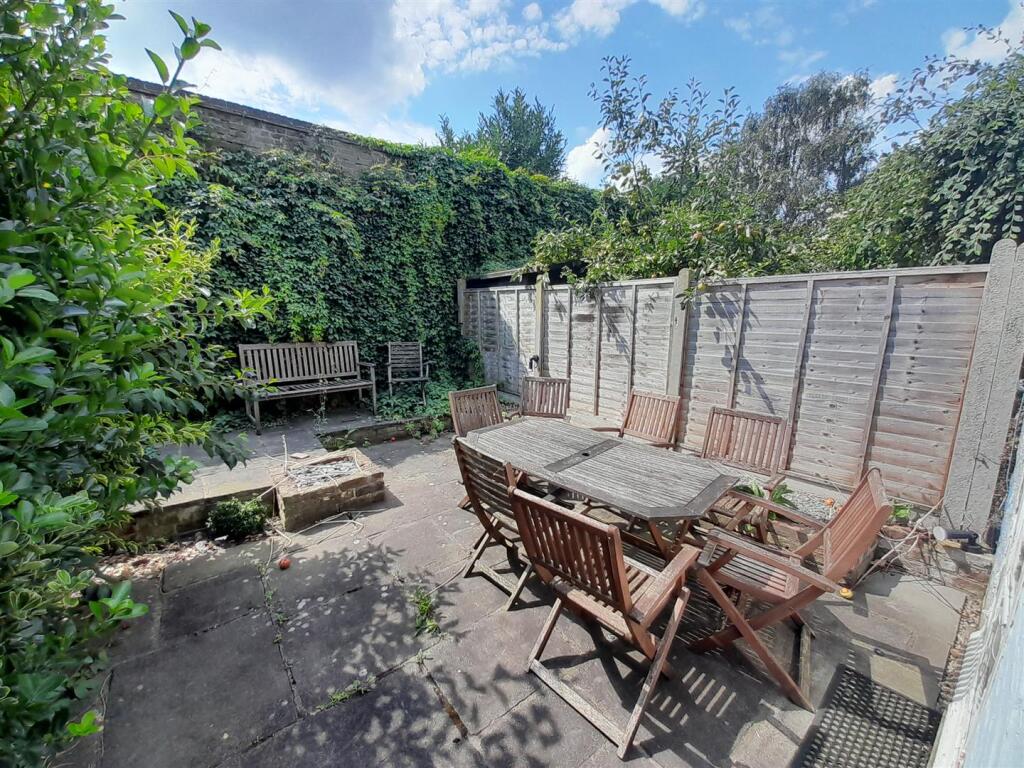 2. Private Outdoor Area.jpg