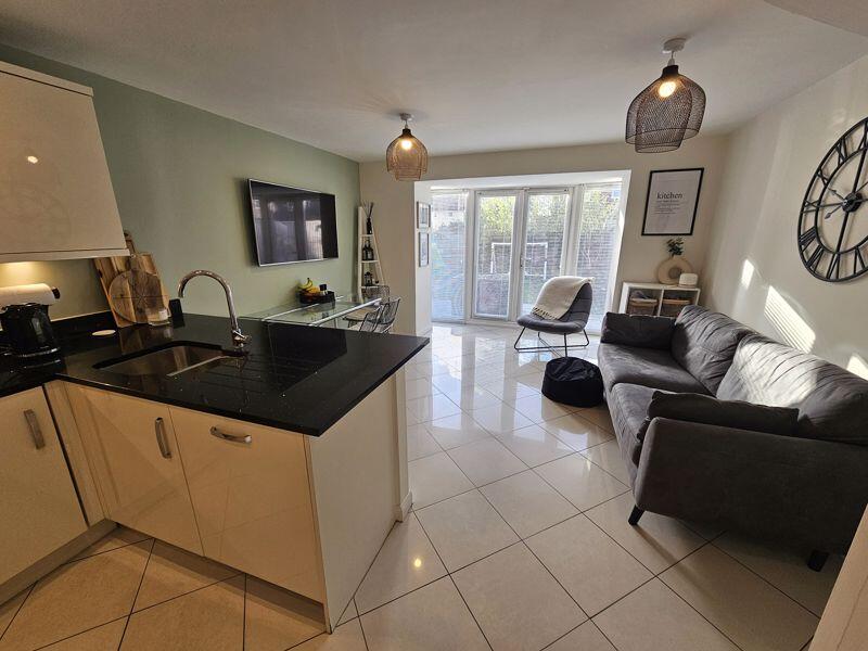 Kitchen &amp; Family Room