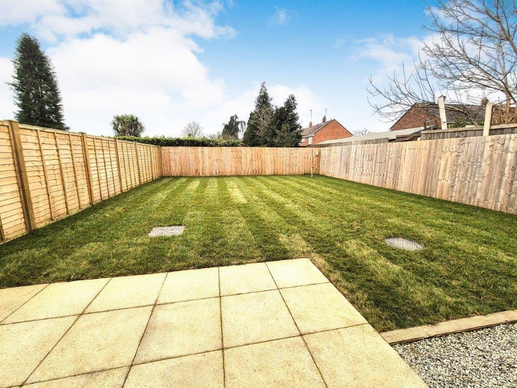 eastgdn1.jpg