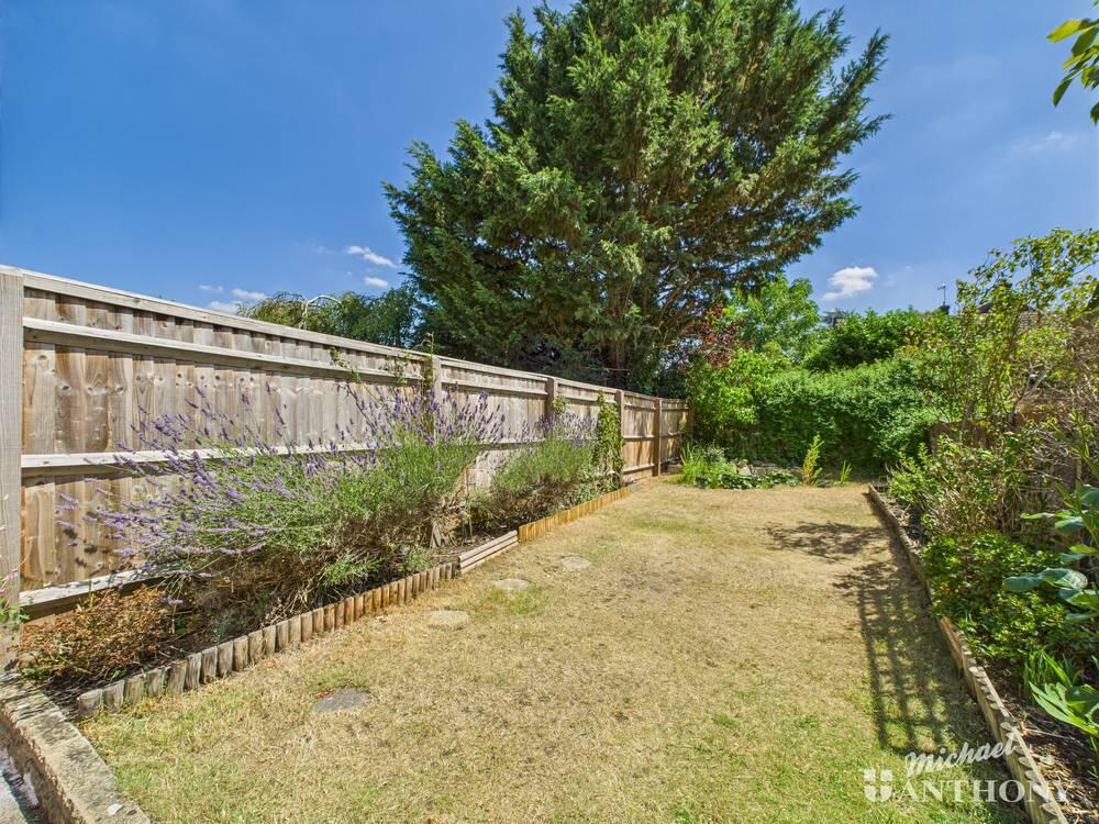 CAM02773G0-PR0324-STILL015-thumbnail-h750-70