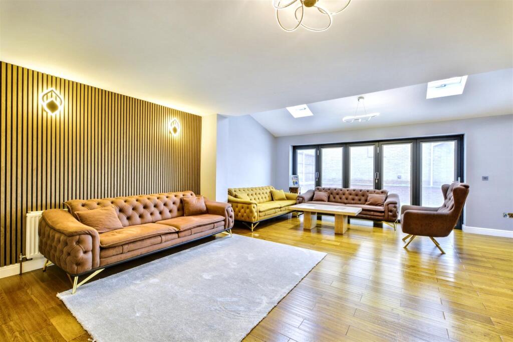 Lounge_2.jpeg