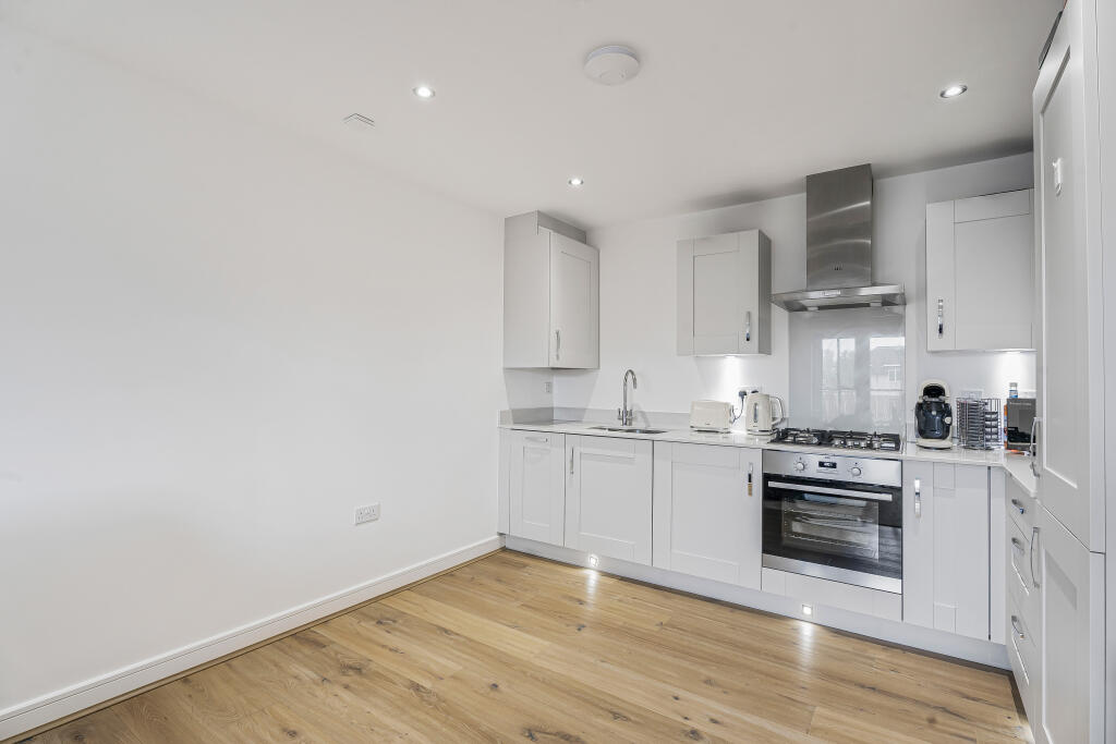 Kitchen, Living/Dining Room