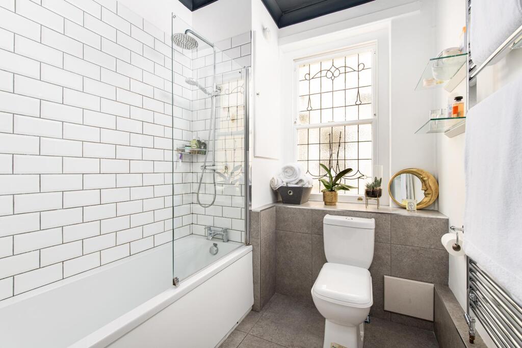 Bathroom_1.jpg