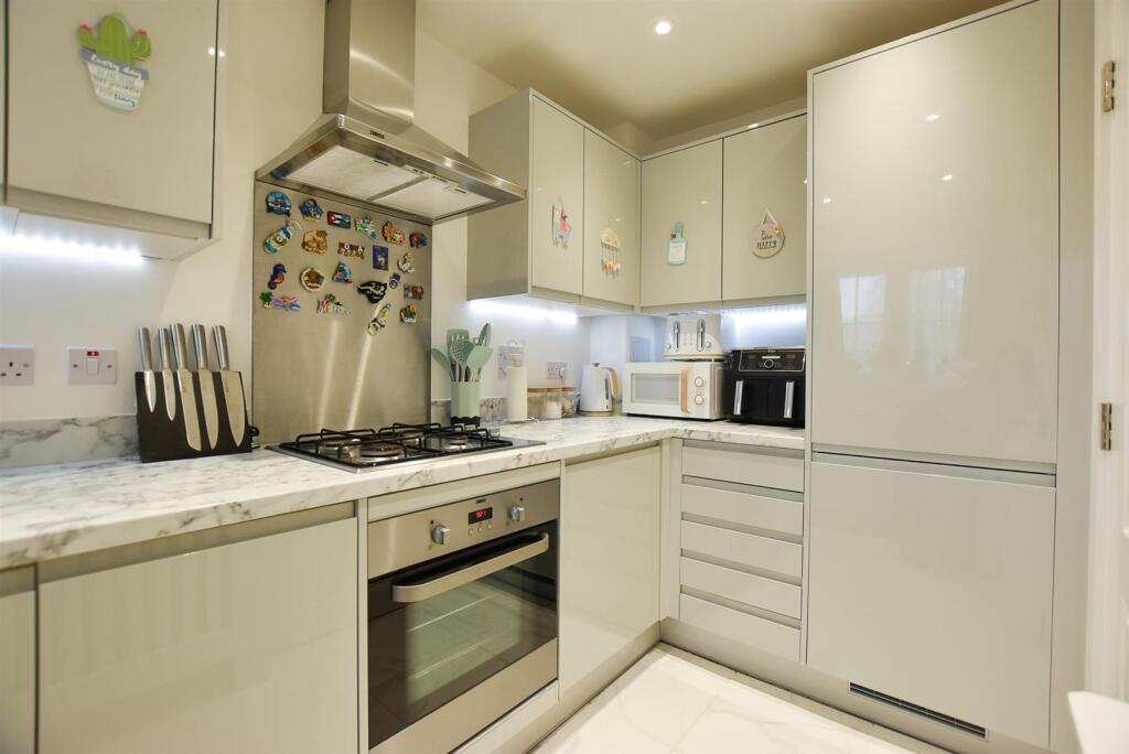 Kitchen..jpg