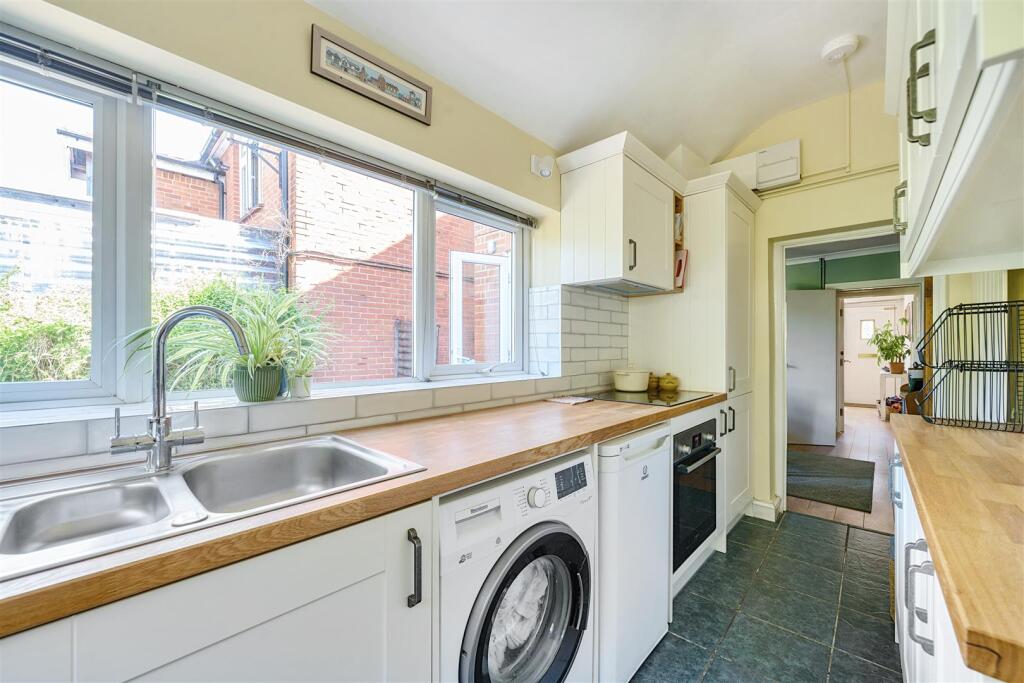 1289809-15-682481859b090-ARW1289809-15-682481859b0