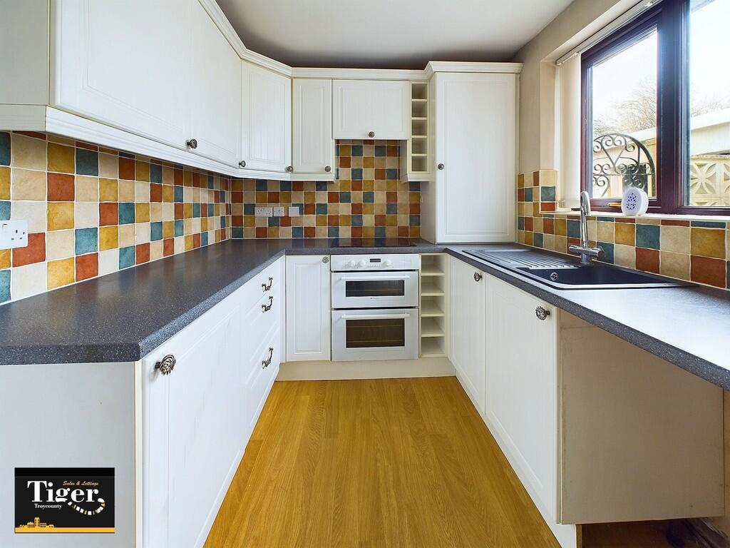 CAM02176G0-PR0448...