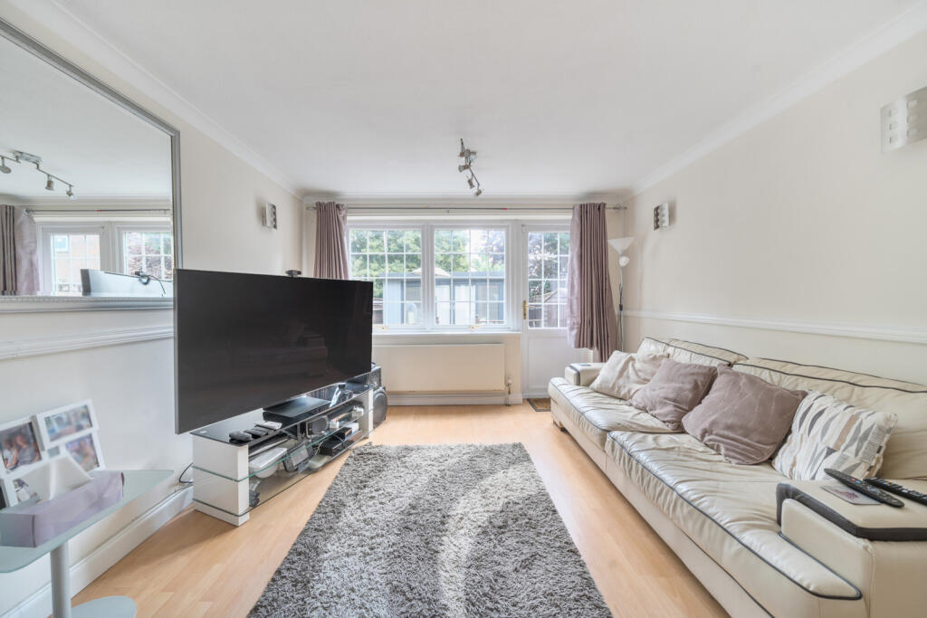 1327275-3-687e295...