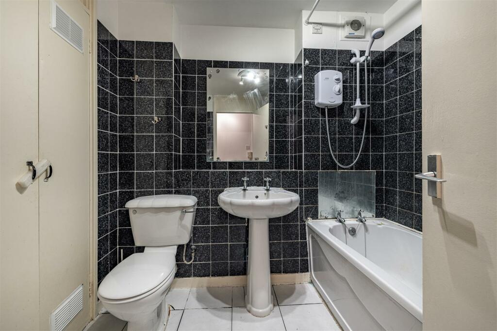 21 Greenbank Galashiels 18.JPG