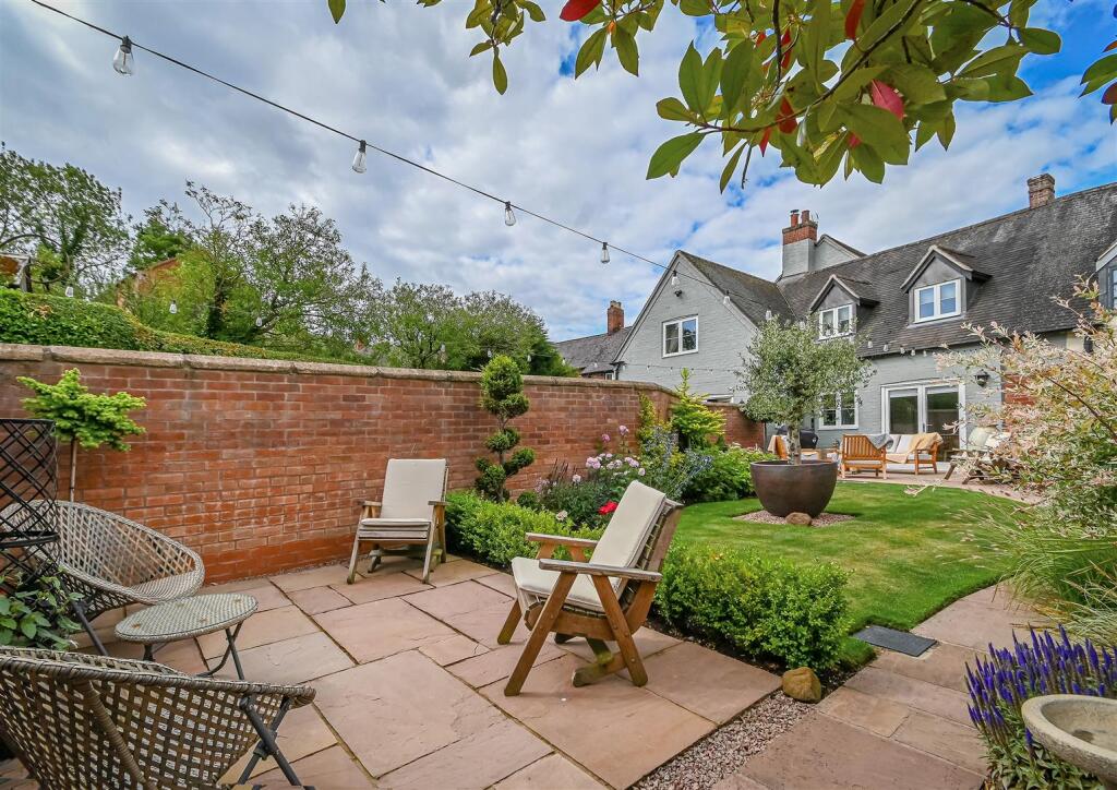 Iris Cottage-24.jpg
