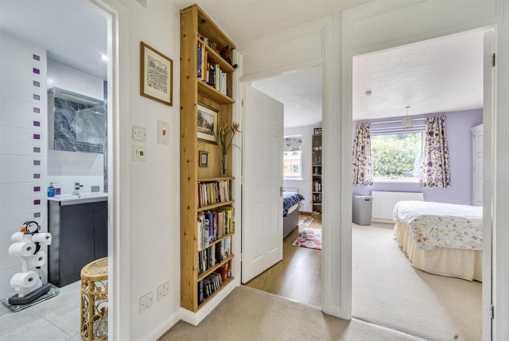 Inner Hallway into Bedrooms/Shower Room