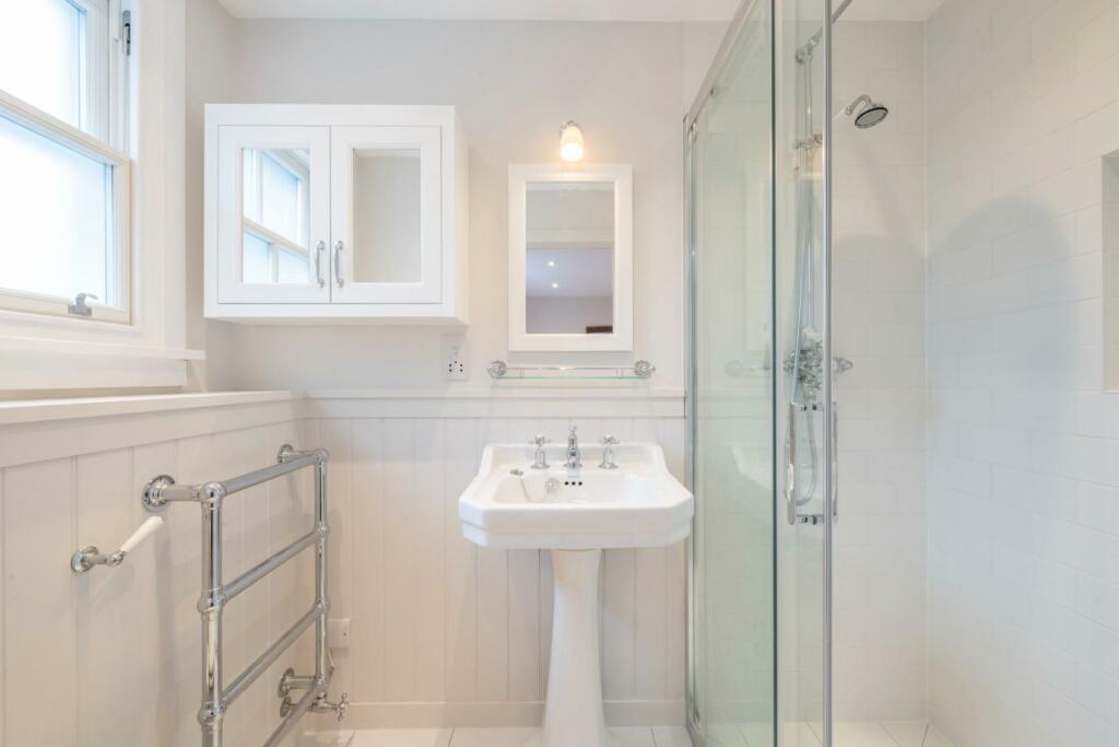 bathroom (1).jpg