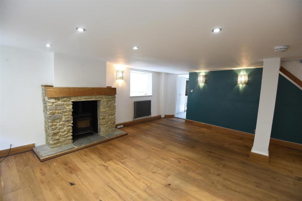 Sitting/Dining Room