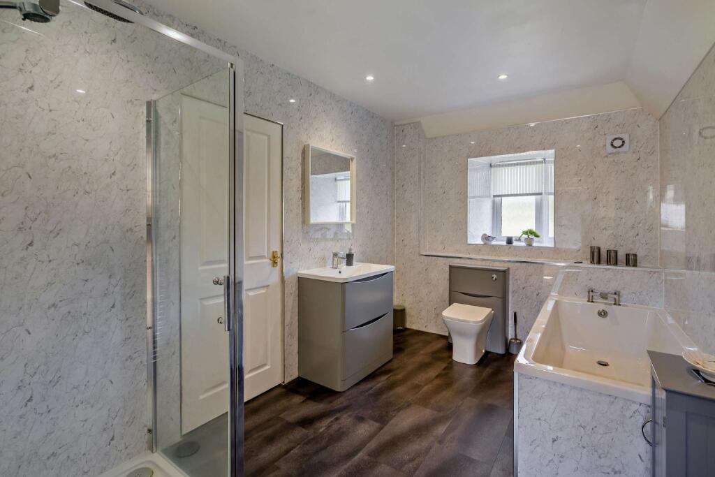 Jack &amp; Jill Bathroom
