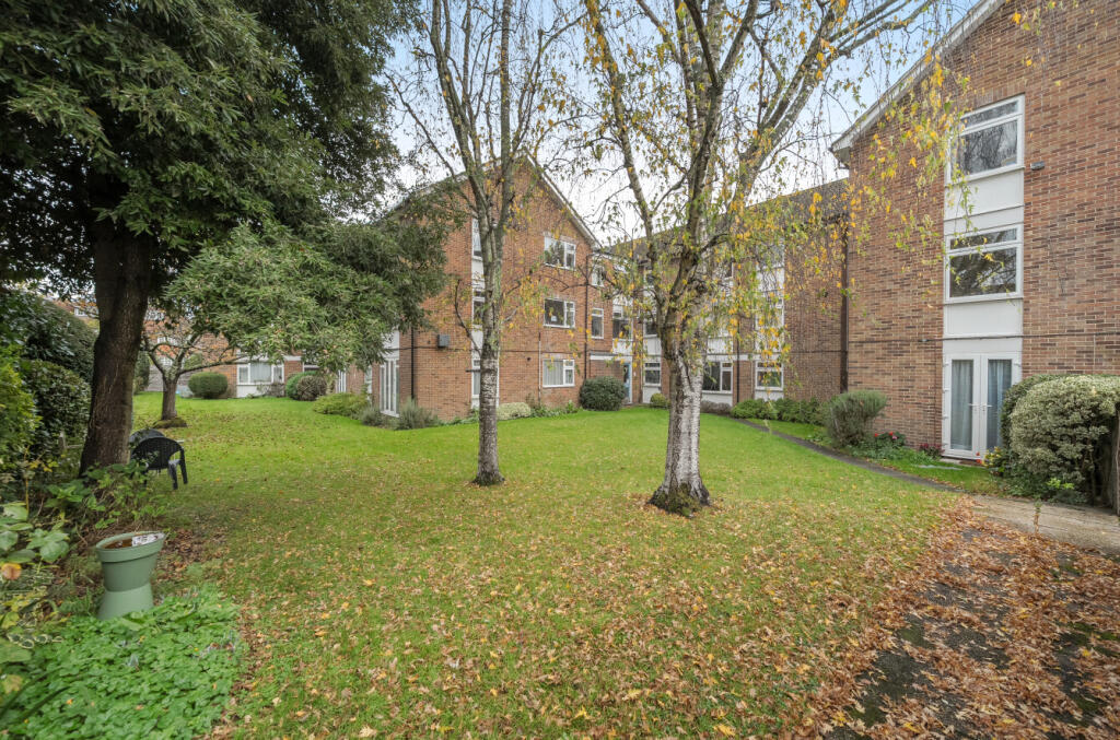 1372956-6-68fa00f...