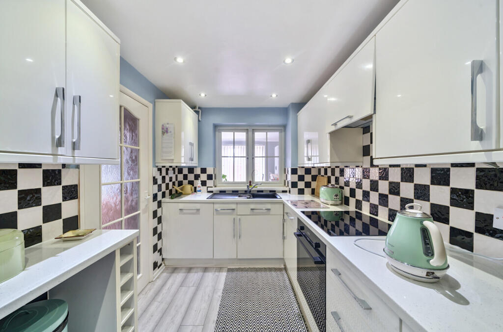 1315969-15-685d55...