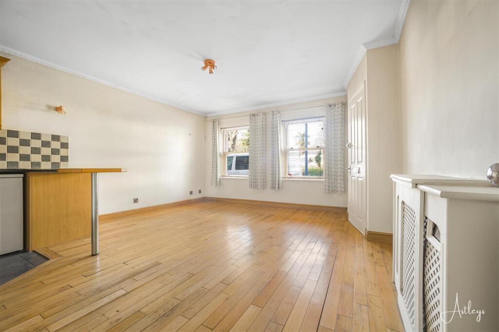 Kitchen/Living Area