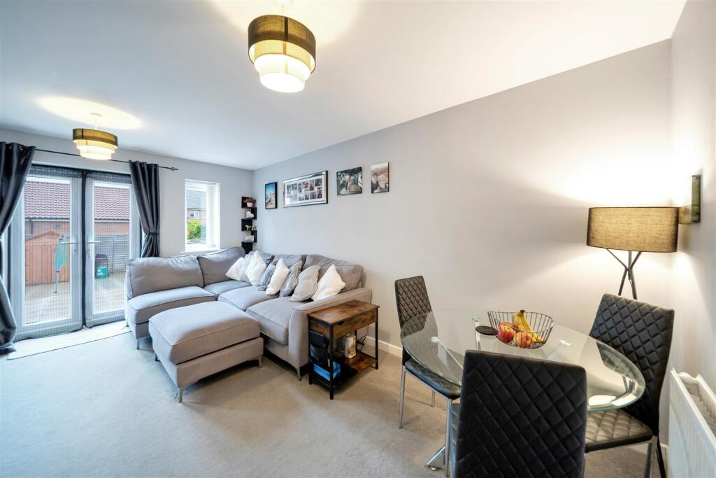 10 The Circle-19.jpg