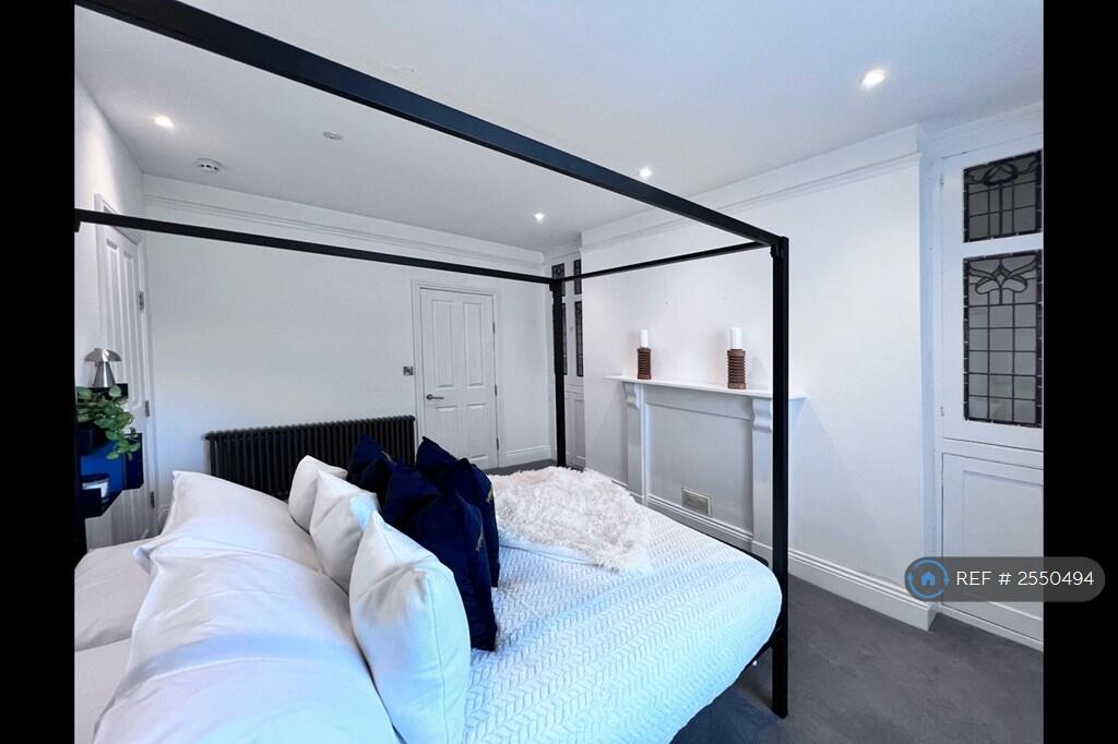 Double Bedroom With Ensuite 