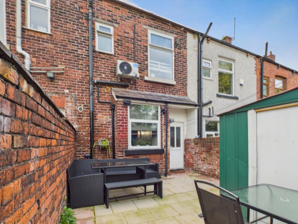 CAM03729G0-PR0146-STILL030