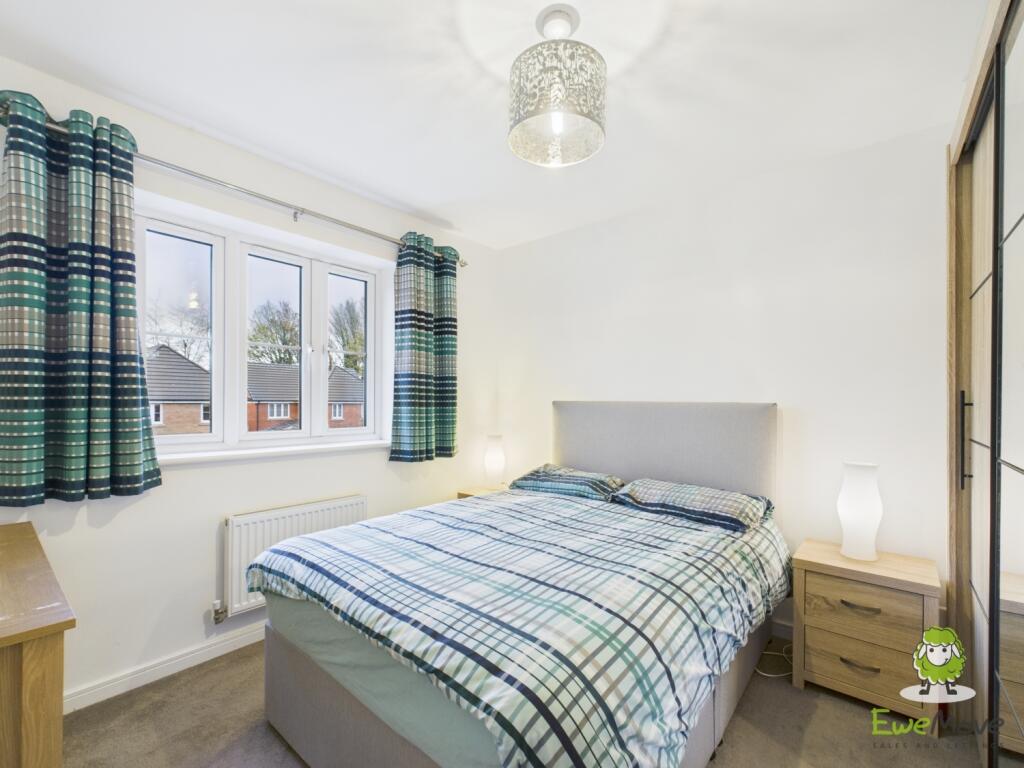 EweMove Estate Agents Basingstoke - Longwood Copse