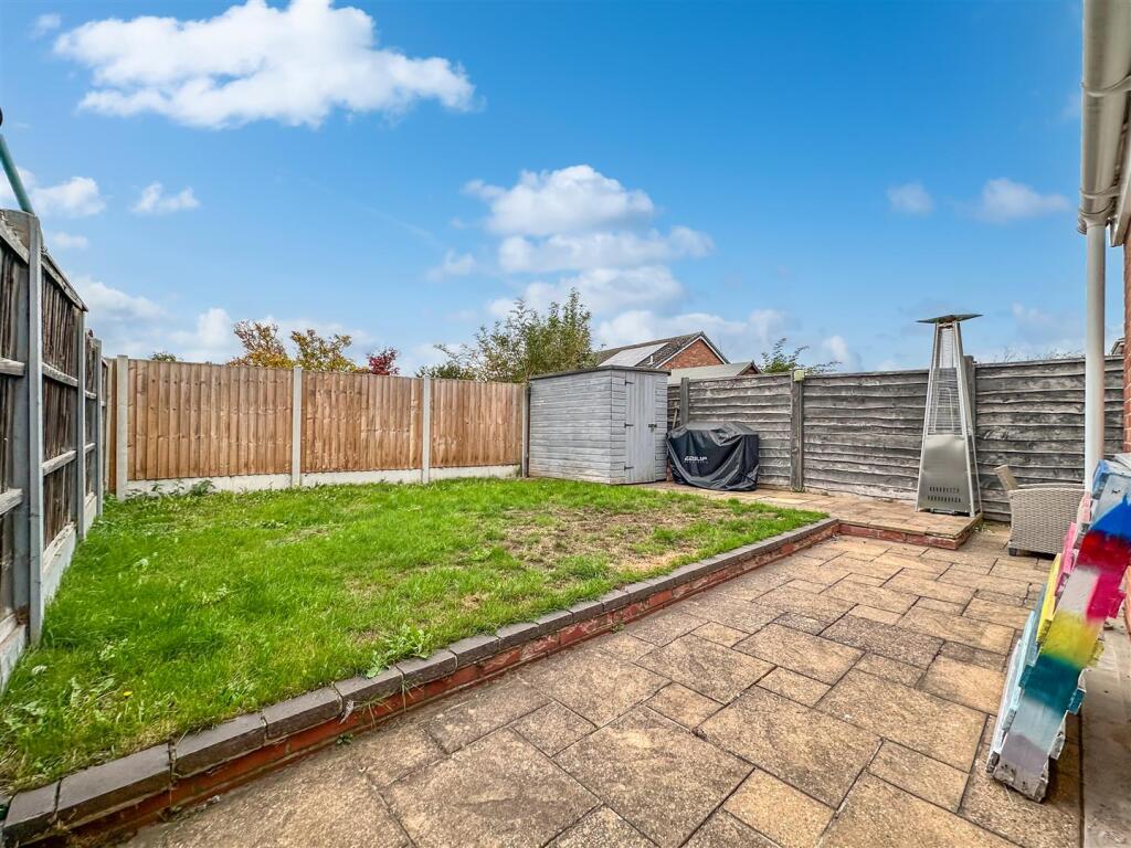 Private SOUTH FACING Garden 906