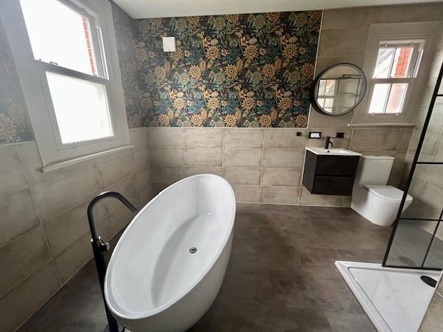 86a Alexandra Road bathroom 1.jpg