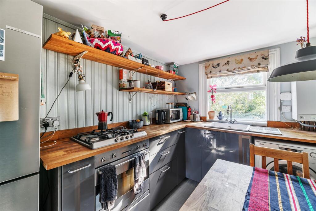 Whipps Cross Road, E11