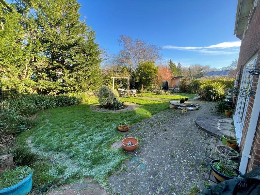 GARDEN 
