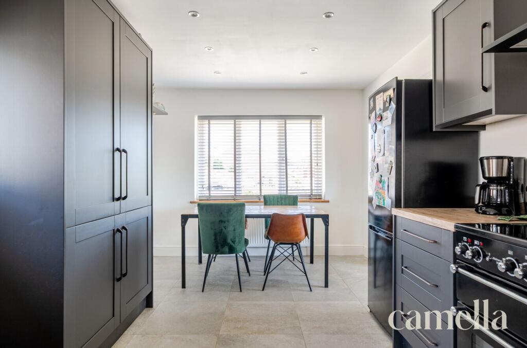 Kitchen / dining room